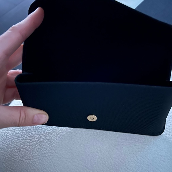 Authentic Dolce & Gabbana box, case, certificate and cloth. No sunglasses - Picture 8 of 9